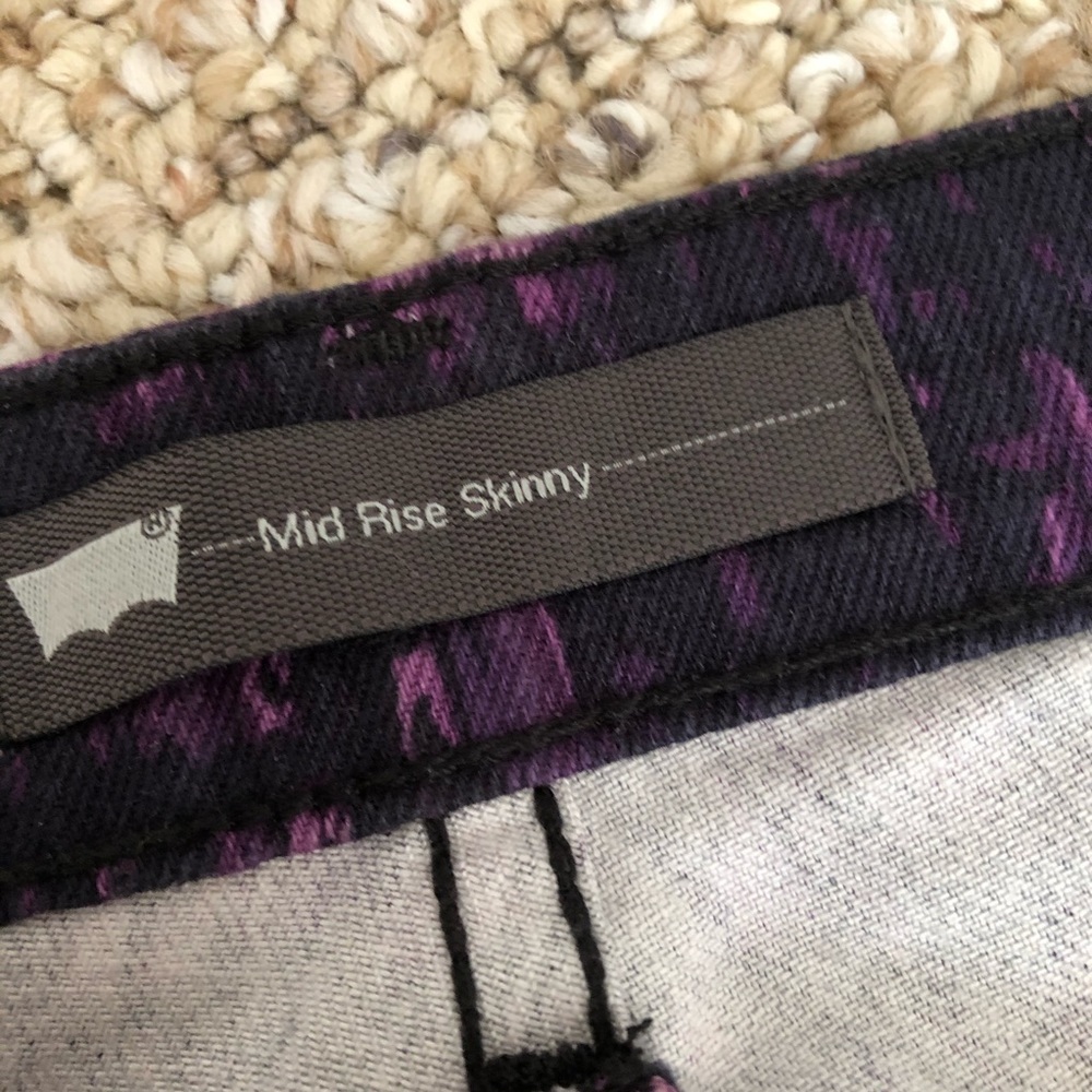 Levi’s Mid Rise Skinny - Picture 4 of 9